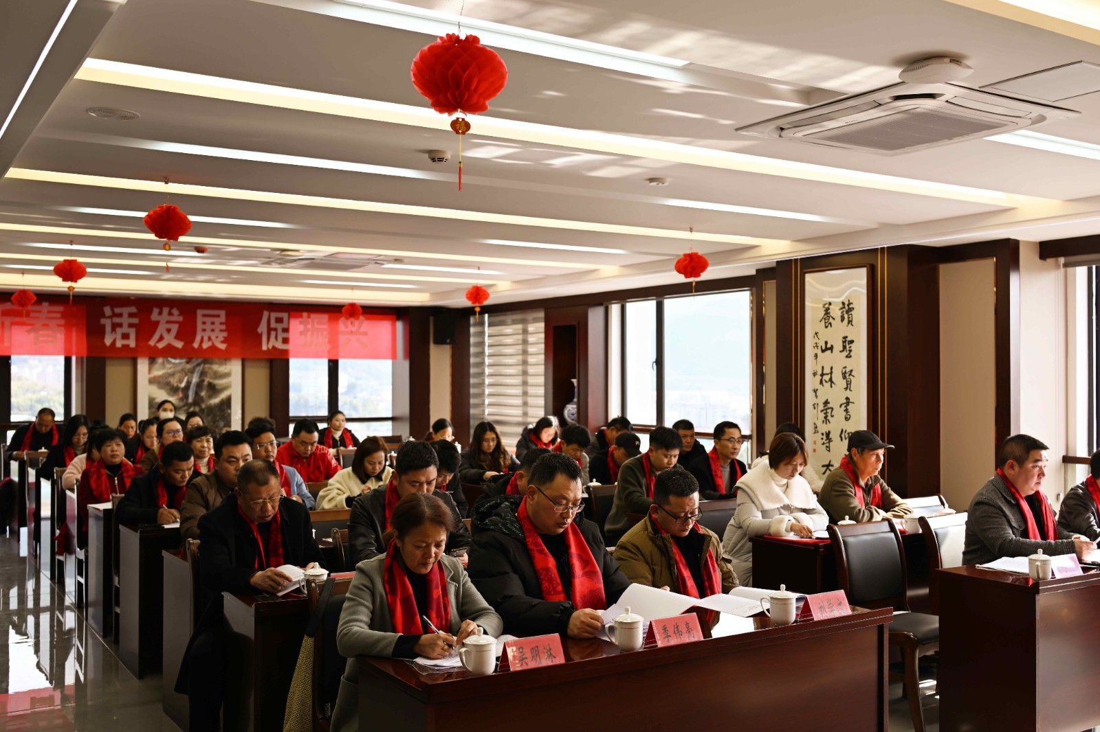 喜報(bào)！易順建工集團(tuán)有限公司李易順董事長(zhǎng)連任松源街道商會(huì)第二屆會(huì)長(zhǎng)